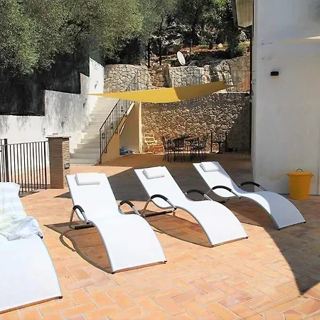 Oasis Piscina E Natura * Itri